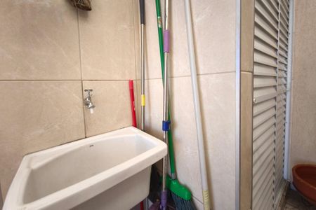 Casa à venda com 300m², 3 quartos e 1 vagaÁrea de Serviço