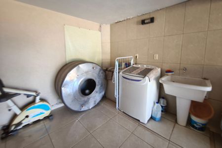 Casa à venda com 300m², 3 quartos e 1 vagaÁrea de Serviço