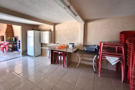 Casa à venda com 300m², 3 quartos e 1 vagaÁrea de Serviço