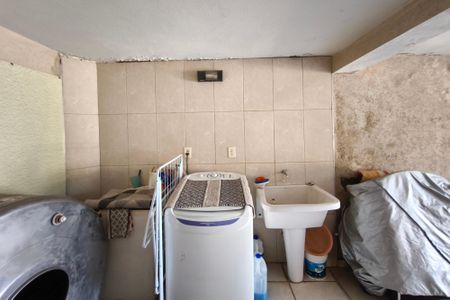 Casa à venda com 300m², 3 quartos e 1 vagaÁrea de Serviço