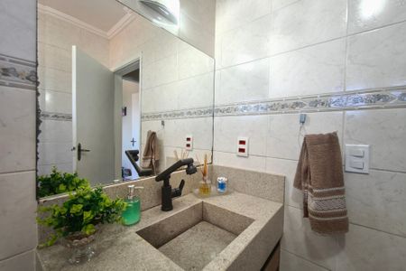 Casa à venda com 300m², 3 quartos e 1 vagaBanheiro