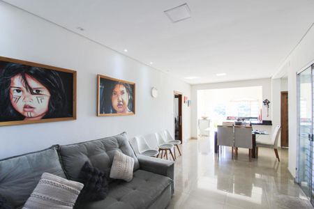 Sala de casa para alugar com 4 quartos, 120m² em Asteca, Belo Horizonte