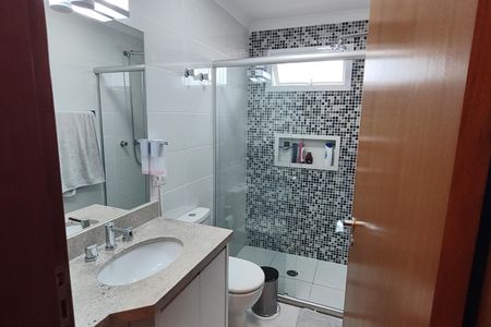 Apartamento à venda com 122m², 3 quartos e 4 vagasBanheiro da Suíte 1