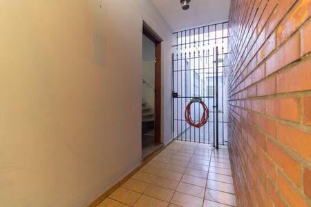 Casa à venda com 165m², 3 quartos e 2 vagas Casa à venda com 165m², 3 quartos e 2 vagasEntrada