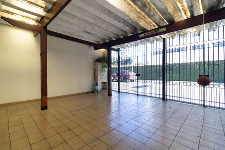 Casa à venda com 165m², 3 quartos e 2 vagas Casa à venda com 165m², 3 quartos e 2 vagasGaragem