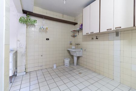 Casa à venda com 165m², 3 quartos e 2 vagas Casa à venda com 165m², 3 quartos e 2 vagasLavanderia