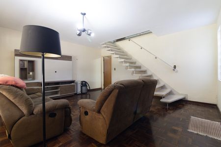 Casa à venda com 165m², 3 quartos e 2 vagas Casa à venda com 165m², 3 quartos e 2 vagasSala