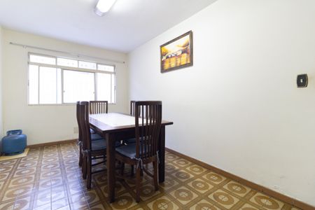 Casa à venda com 165m², 3 quartos e 2 vagas Casa à venda com 165m², 3 quartos e 2 vagasSala de Jantar
