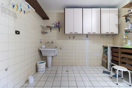 Casa à venda com 165m², 3 quartos e 2 vagas Casa à venda com 165m², 3 quartos e 2 vagasLavanderia