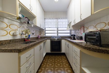 Casa à venda com 165m², 3 quartos e 2 vagas Casa à venda com 165m², 3 quartos e 2 vagasCozinha