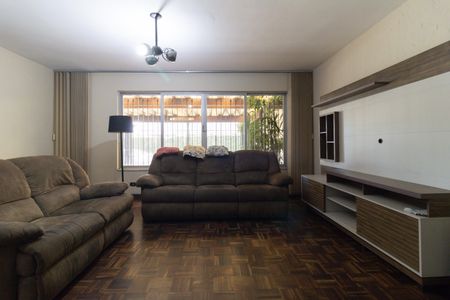 Casa à venda com 165m², 3 quartos e 2 vagas Casa à venda com 165m², 3 quartos e 2 vagasSala