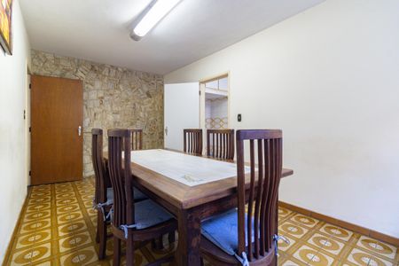 Casa à venda com 165m², 3 quartos e 2 vagas Casa à venda com 165m², 3 quartos e 2 vagasSala de Jantar