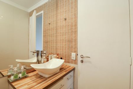 Apartamento à venda com 92m², 3 quartos e 2 vagas Apartamento à venda com 92m², 3 quartos e 2 vagasBanheiro da Suíte