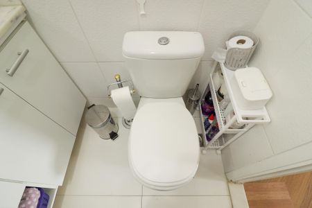 Apartamento à venda com 92m², 3 quartos e 2 vagas Apartamento à venda com 92m², 3 quartos e 2 vagasBanheiro Social