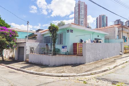 Casa à venda com 127m², 2 quartos e 1 vaga Casa à venda com 127m², 2 quartos e 1 vagaFachada