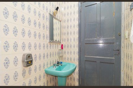 Casa à venda com 127m², 2 quartos e 1 vaga Casa à venda com 127m², 2 quartos e 1 vagaBanheiro