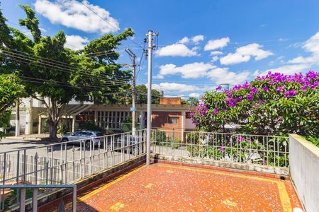 Casa à venda com 127m², 2 quartos e 1 vaga Casa à venda com 127m², 2 quartos e 1 vagaVaranda