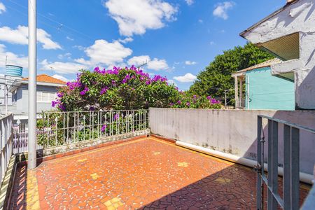Casa à venda com 127m², 2 quartos e 1 vaga Casa à venda com 127m², 2 quartos e 1 vagaVaranda