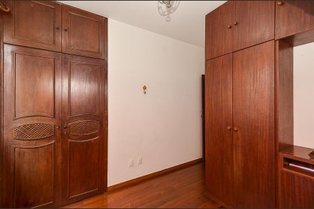 Apartamento à venda com 113m², 4 quartos e 2 vagasQuarto 1