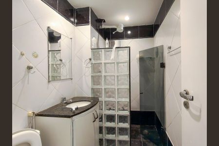 Apartamento para alugar com 65m², 2 quartos e 1 vagaBanheiro da Suíte
