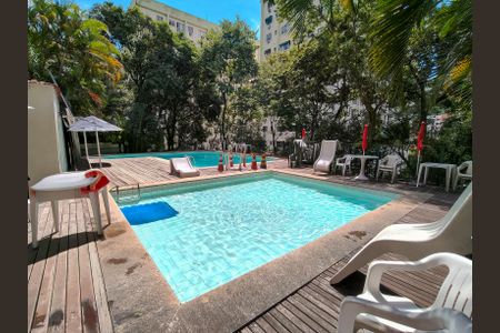 Apartamento para alugar com 65m², 2 quartos e 1 vagaÁrea comum - Piscina