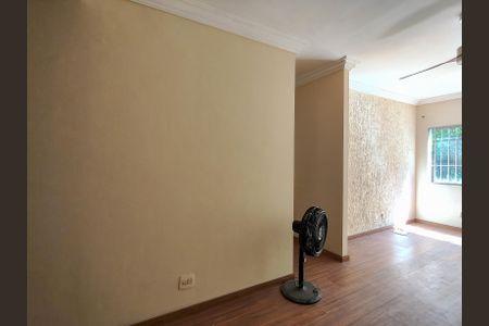Apartamento para alugar com 65m², 2 quartos e 1 vagaSala
