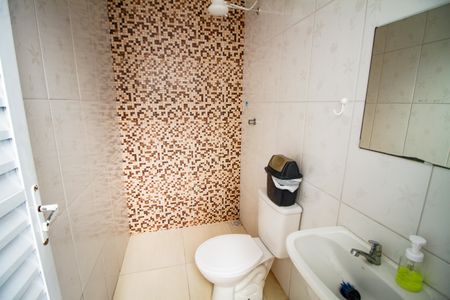 Casa para alugar com 172m², 2 quartos e 3 vagasBanheiro da Piscina