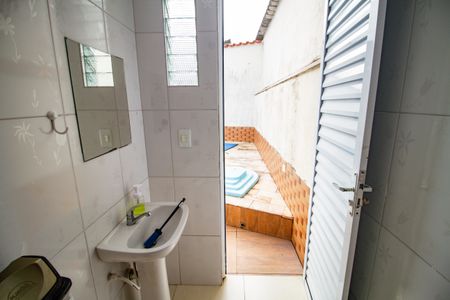 Casa para alugar com 172m², 2 quartos e 3 vagasBanheiro da Piscina