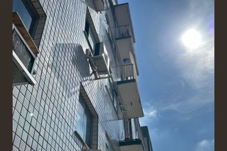 Apartamento para alugar com 55m², 2 quartos e 1 vagaFachada + plaquinha