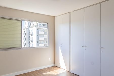 Apartamento à venda com 120m², 3 quartos e 1 vagaQuarto 2