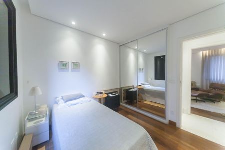 Apartamento à venda com 101m², 2 quartos e 2 vagasquarto 1