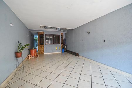 Casa à venda com 180m², 2 quartos e 4 vagasGaragem