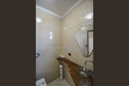 Casa à venda com 180m², 2 quartos e 4 vagasLavabo