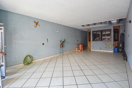 Casa à venda com 180m², 2 quartos e 4 vagasGaragem
