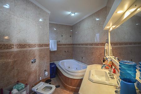 Casa à venda com 180m², 2 quartos e 4 vagasBanheiro da Suíte