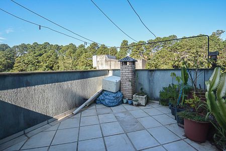 Casa à venda com 180m², 2 quartos e 4 vagasQuintal