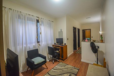 Casa à venda com 180m², 2 quartos e 4 vagasHall dos Quartos