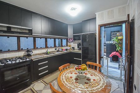 Casa à venda com 180m², 2 quartos e 4 vagasCozinha