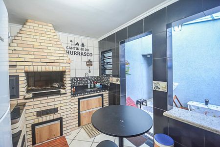 Casa à venda com 180m², 2 quartos e 4 vagasChurrasqueira