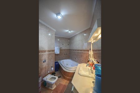 Casa à venda com 180m², 2 quartos e 4 vagasBanheiro da Suíte