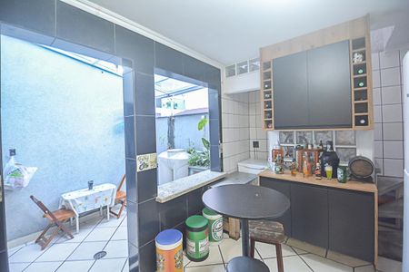 Casa à venda com 180m², 2 quartos e 4 vagasChurrasqueira