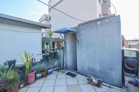 Casa à venda com 180m², 2 quartos e 4 vagasQuintal