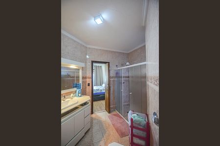 Casa à venda com 180m², 2 quartos e 4 vagasBanheiro da Suíte