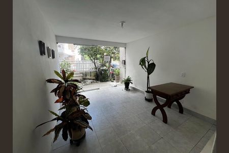 Apartamento para alugar com 71m², 2 quartos e 1 vagaHall