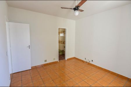 Apartamento para alugar com 71m², 2 quartos e 1 vagaSuíte