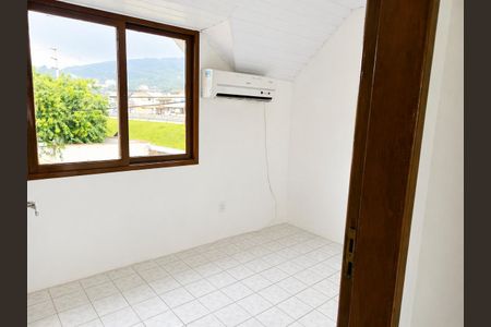 Área externa de casa para alugar com 3 quartos, 75m² em Vargem do Bom Jesus, Florianópolis