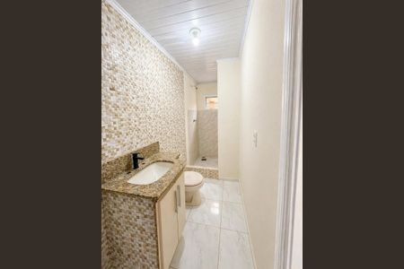 Banheiro de casa para alugar com 3 quartos, 75m² em Vargem do Bom Jesus, Florianópolis