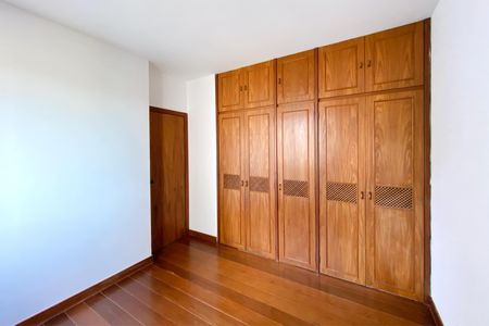 Apartamento à venda com 170m², 4 quartos e 2 vagasQuarto 4