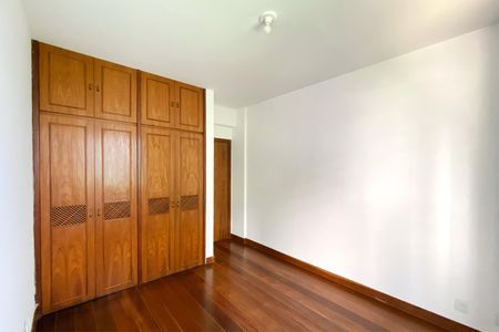 Apartamento à venda com 170m², 4 quartos e 2 vagasQuarto 3