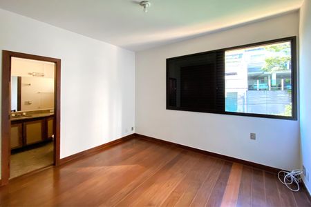 Apartamento à venda com 170m², 4 quartos e 2 vagasSuite 1